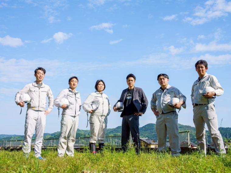 サムフィールドのメンバー集合写真